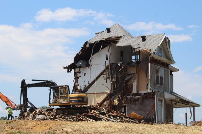 How much does it cost to demolish a house? - Buildi